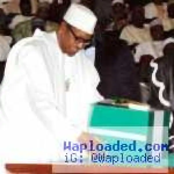 Buhari Withdraws 2016 Budget From National Assembly 